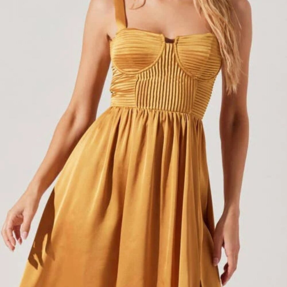 ASTR the Label Pleated Bustier Midi Dress